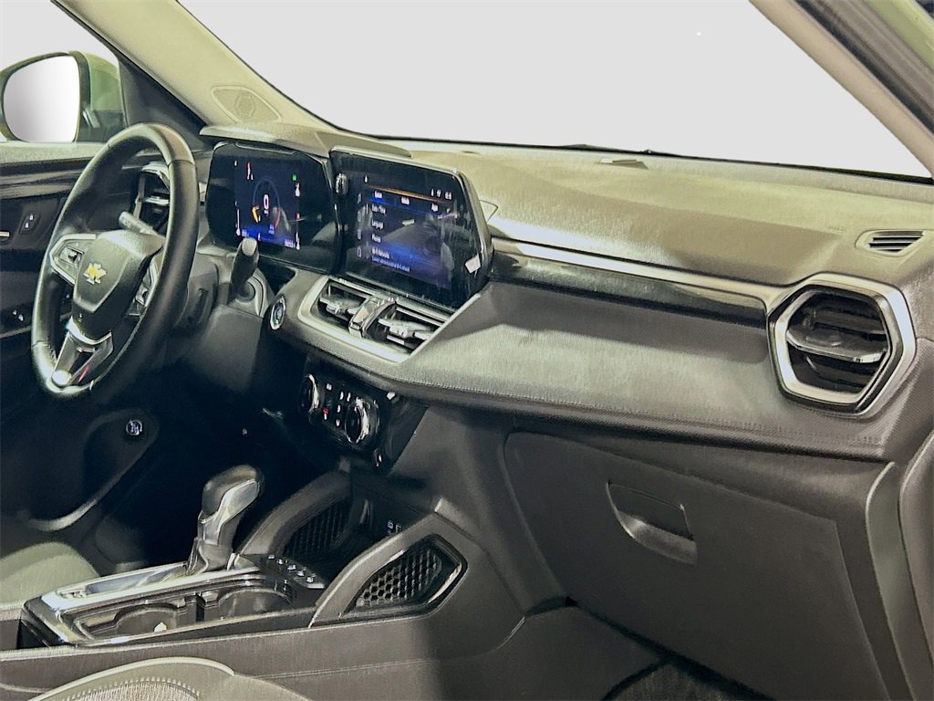 Used 2025 Chevrolet TrailBlazer LT w/ Convenience Package image 25