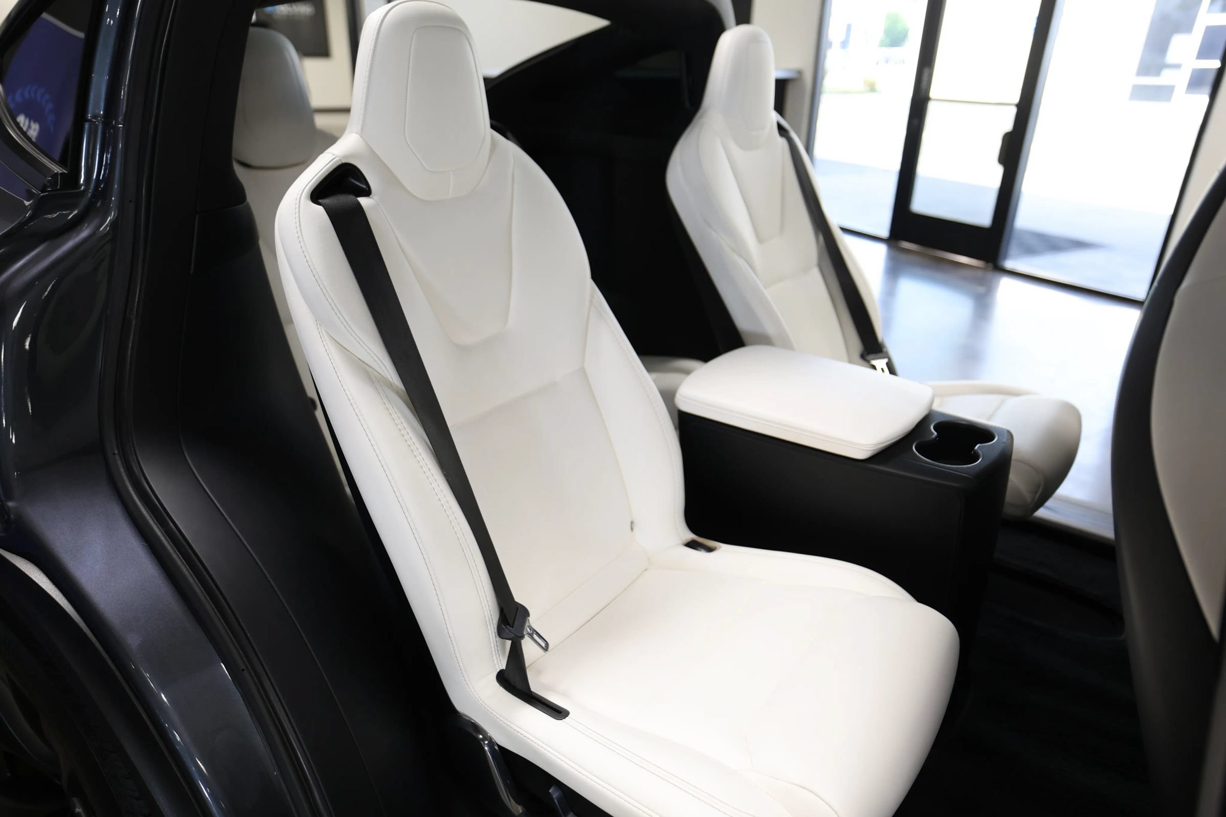 Used 2018 Tesla Model X 100D AWD/4WD image 33