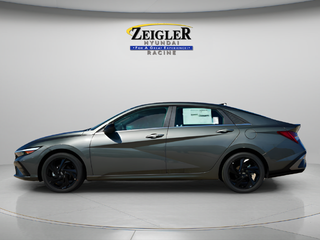 New 2026 Hyundai Elantra SEL Sport FWD image 4