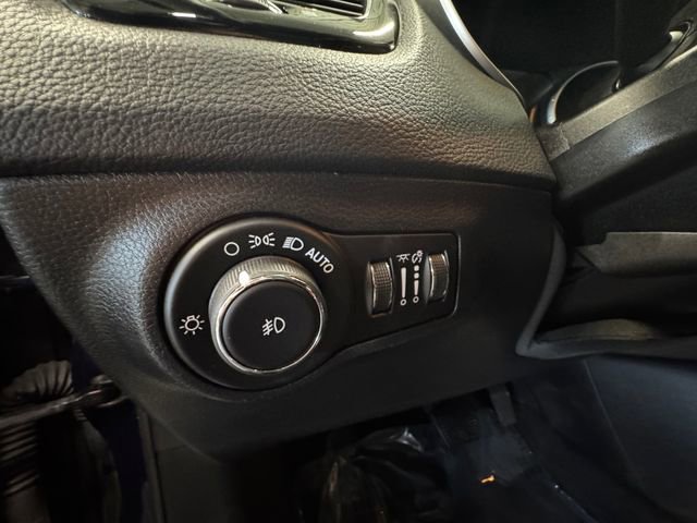 Used 2019 Jeep Compass Limited AWD/4WD image 22