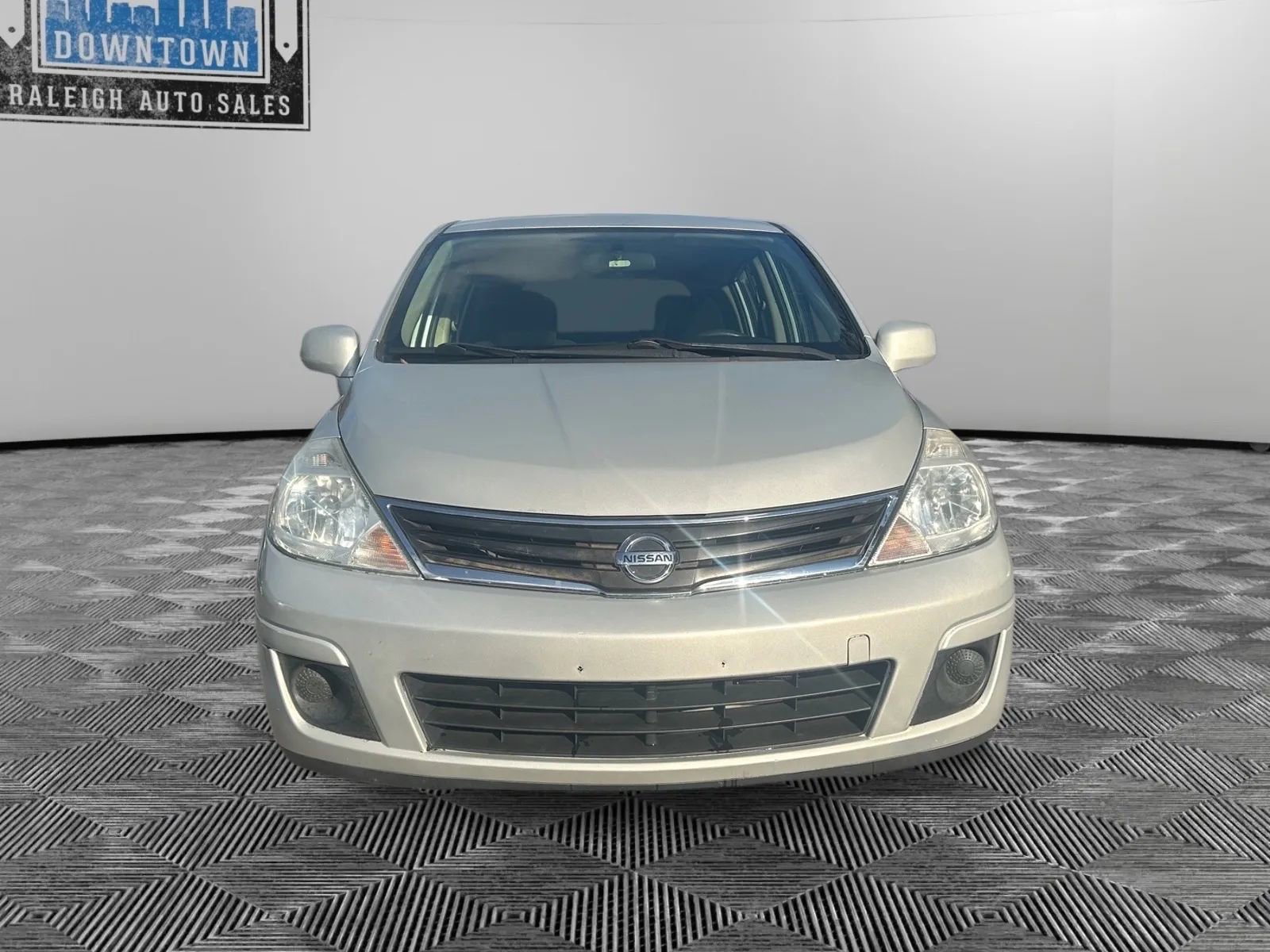 Used 2012 Nissan Versa 1.8 S w/ Plus Pkg image 3