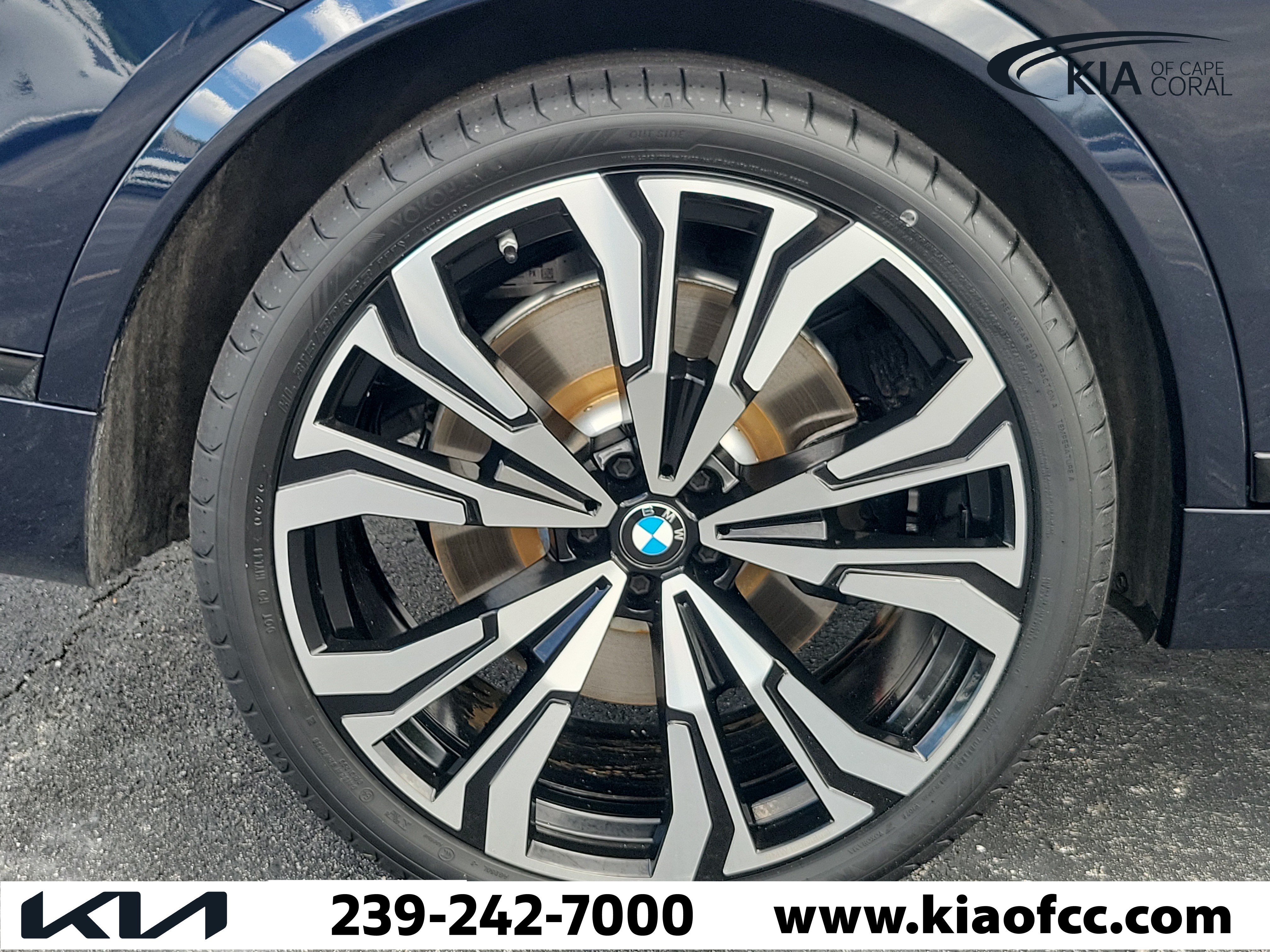 Used 2025 BMW X7 M60i AWD/4WD image 9