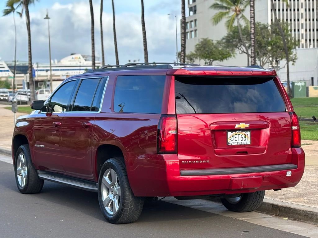 Used 2015 Chevrolet Suburban LT w/ Luxury Package image 3