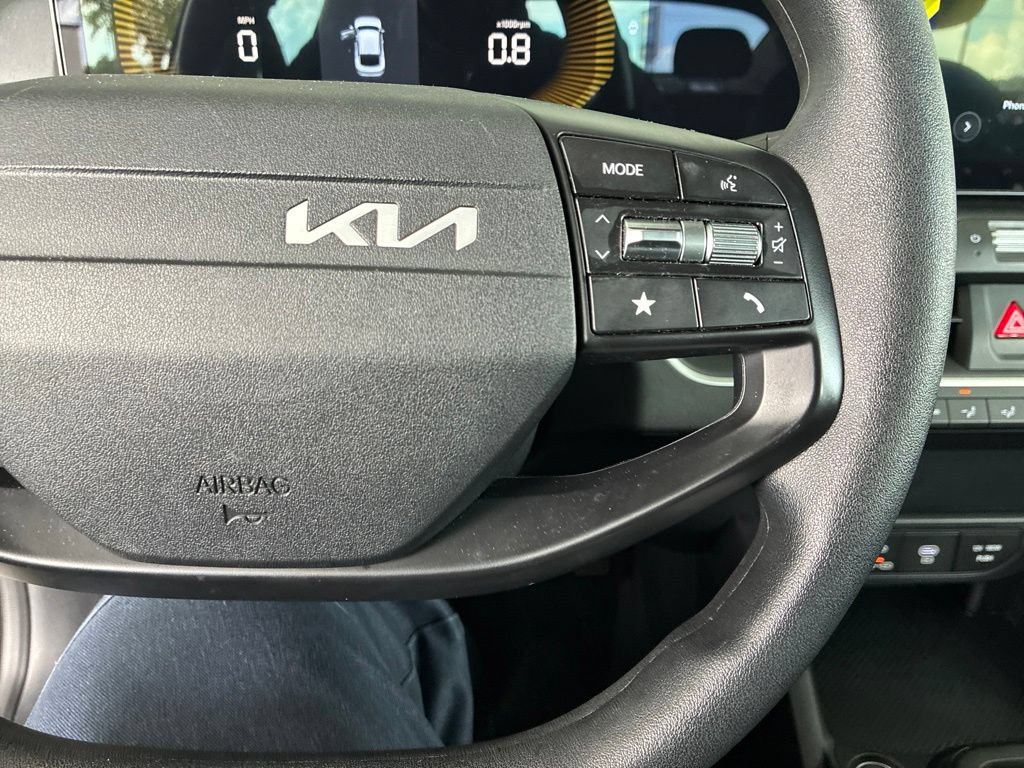 Used 2025 Kia K4 FWD image 26