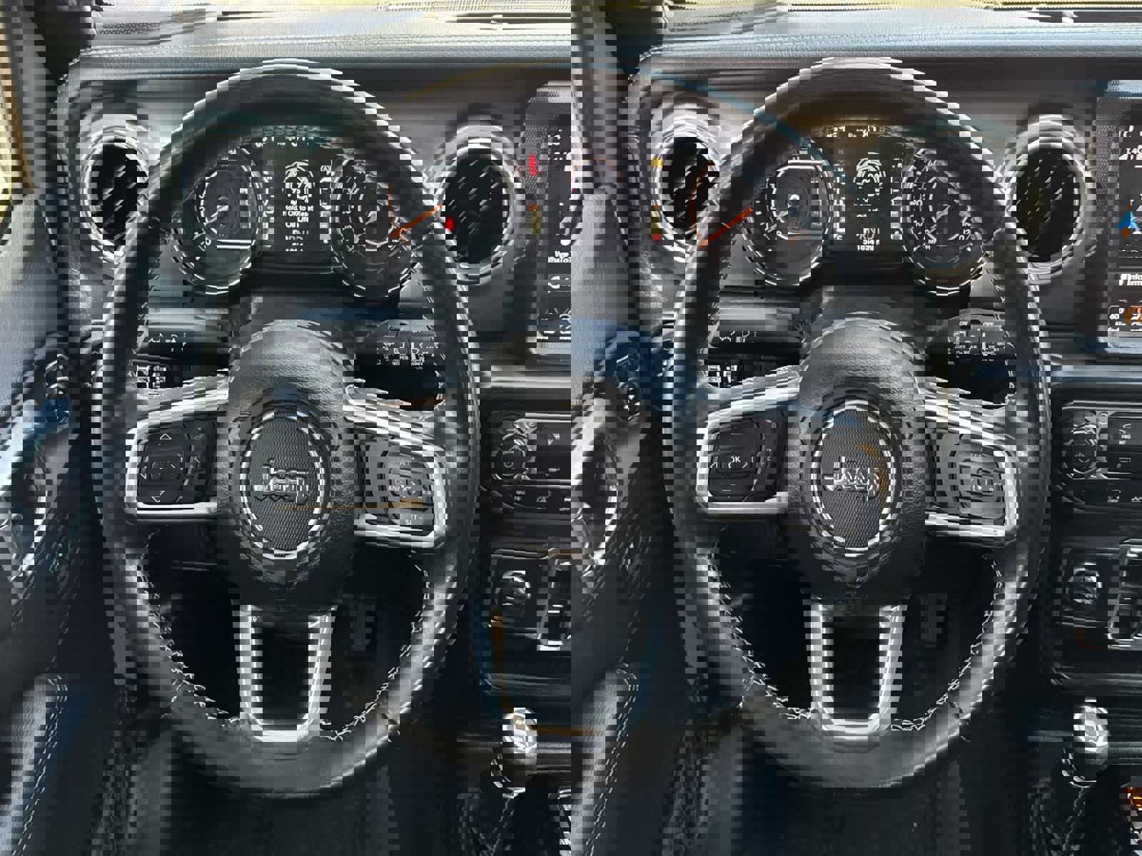 Used 2022 Jeep Wrangler Unlimited Sahara image 9