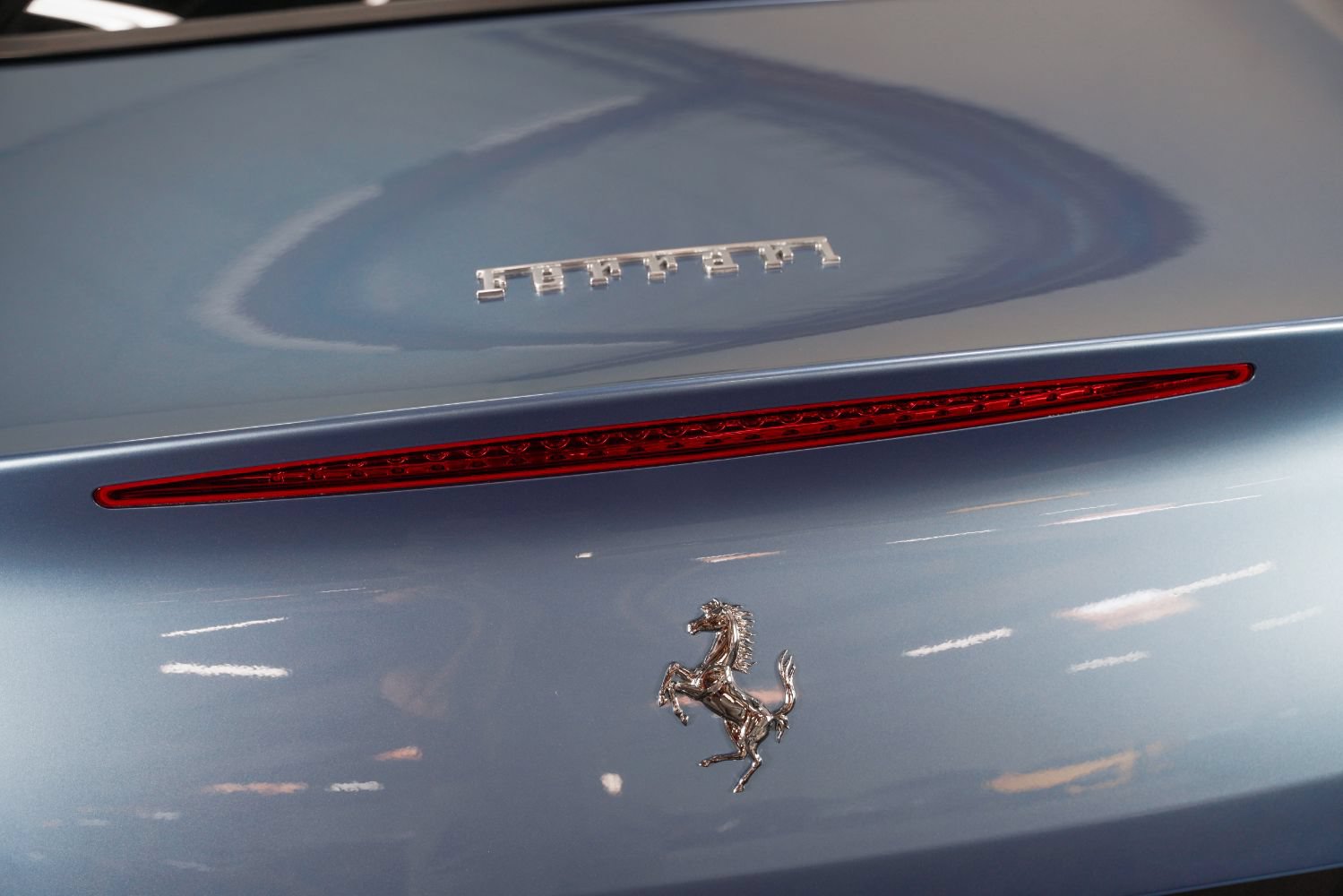Used 2012 Ferrari California RWD image 22