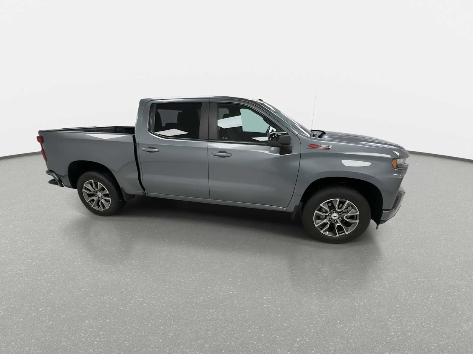 Used 2022 Chevrolet Silverado 1500 RST w/ Z71 Off-Road Package AWD/4WD image 2