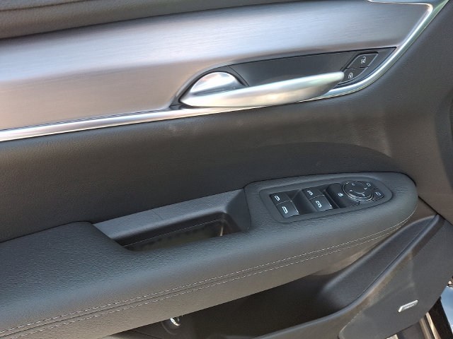 New 2025 Cadillac XT5 Luxury w/ LPO, Floor Liner Package FWD image 11