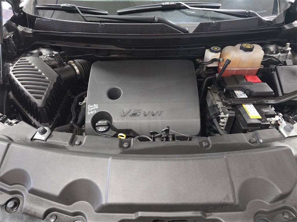 Used 2023 Chevrolet Traverse LT w/ Rear Camera Mirror Package image 30