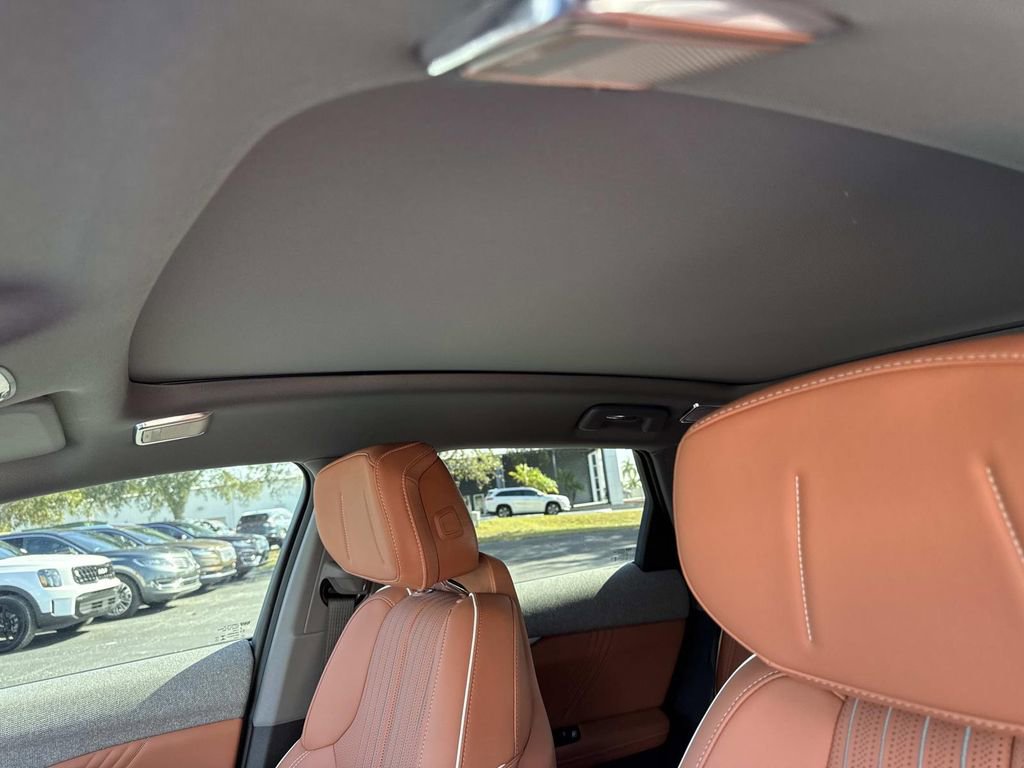 New 2026 Cadillac Optiq Luxury 2 image 30