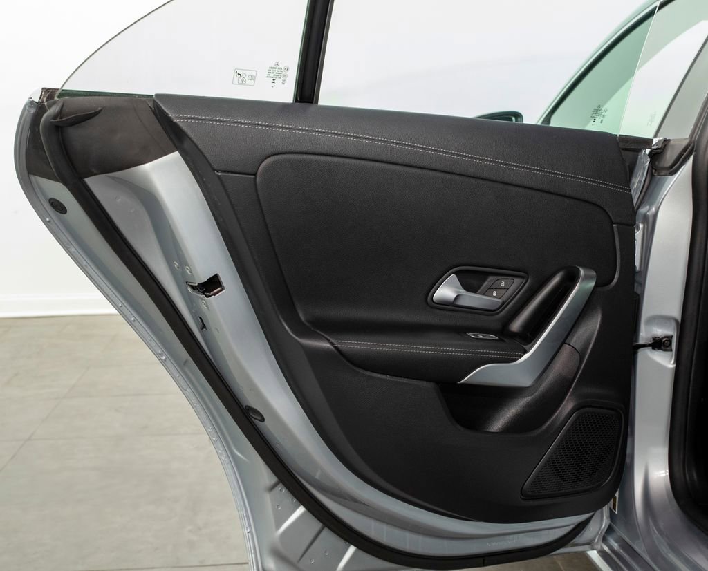 Used 2025 Mercedes-Benz CLA 250 4MATIC image 11