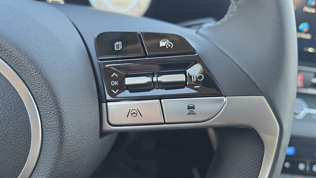 New 2026 Hyundai Elantra Limited FWD image 25