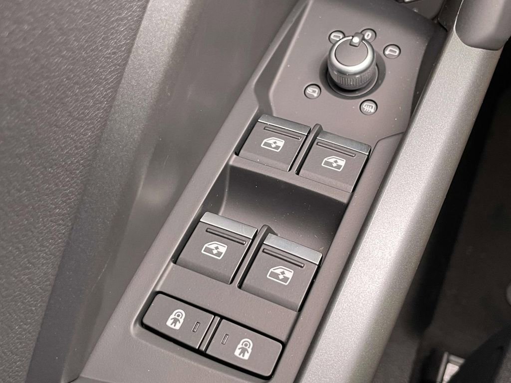 New 2025 Audi Q3 2.0T Premium image 35