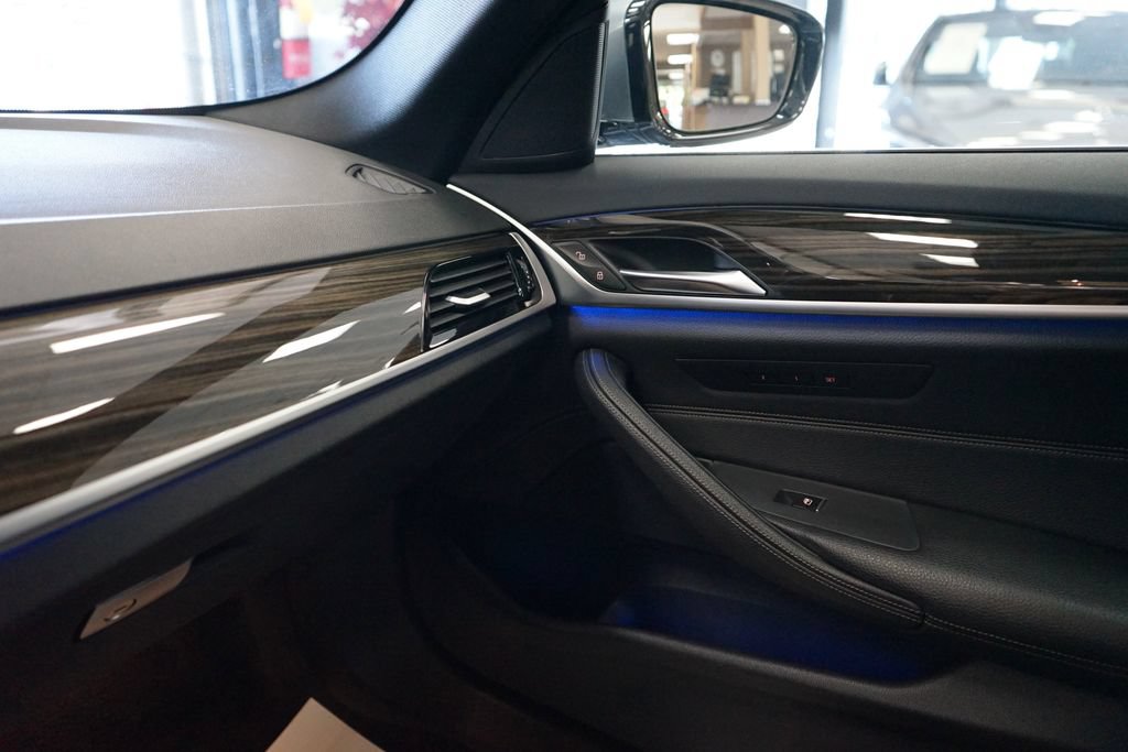 Used 2018 BMW 530i xDrive AWD/4WD image 42