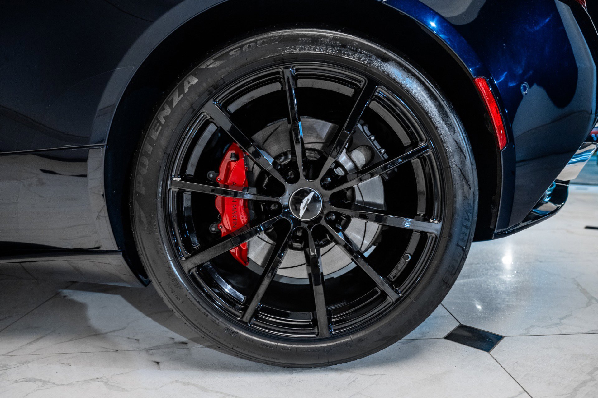 Used 2023 Aston Martin DB11 V8 image 46