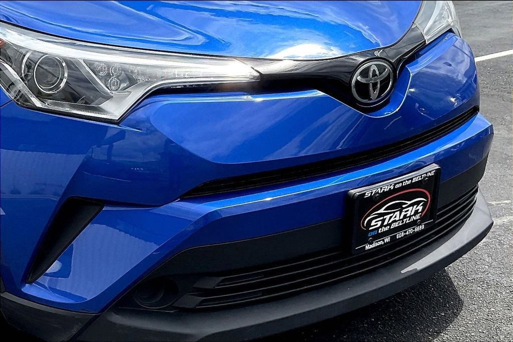 Used 2019 Toyota C-HR LE FWD image 30