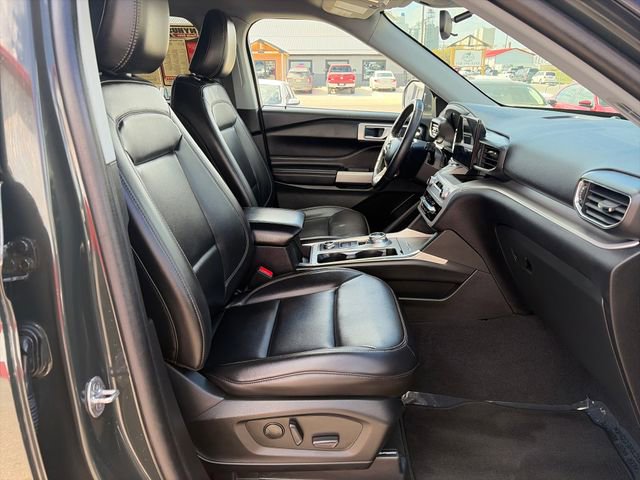 Used 2023 Ford Explorer XLT w/ Equipment Group 202A AWD/4WD image 24