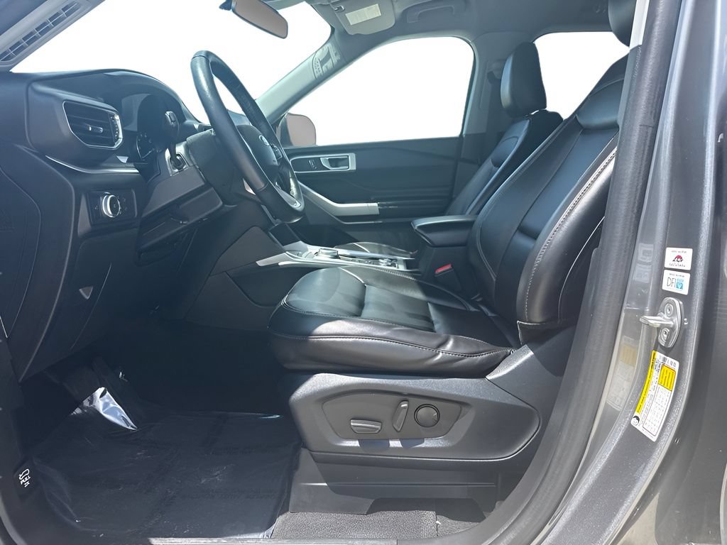 Used 2022 Ford Explorer XLT w/ Equipment Group 202A AWD/4WD image 9