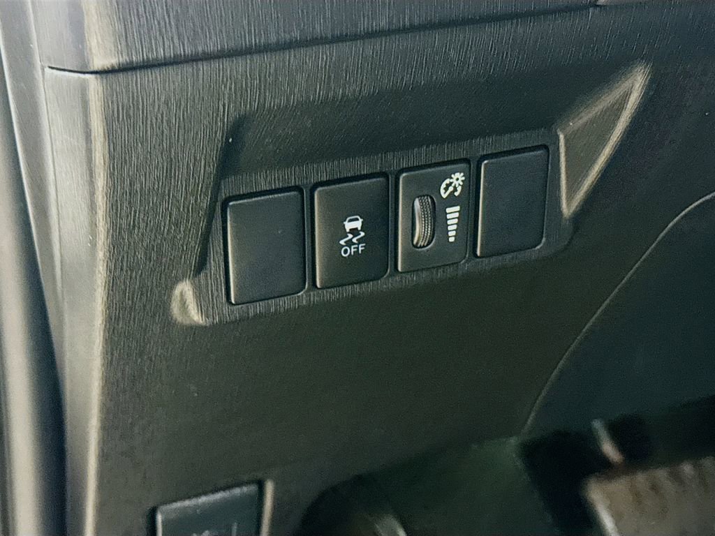 Used 2016 Toyota Prius V Four image 10