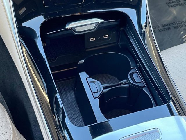 Used 2025 Mercedes-Benz C 300 Sedan image 7