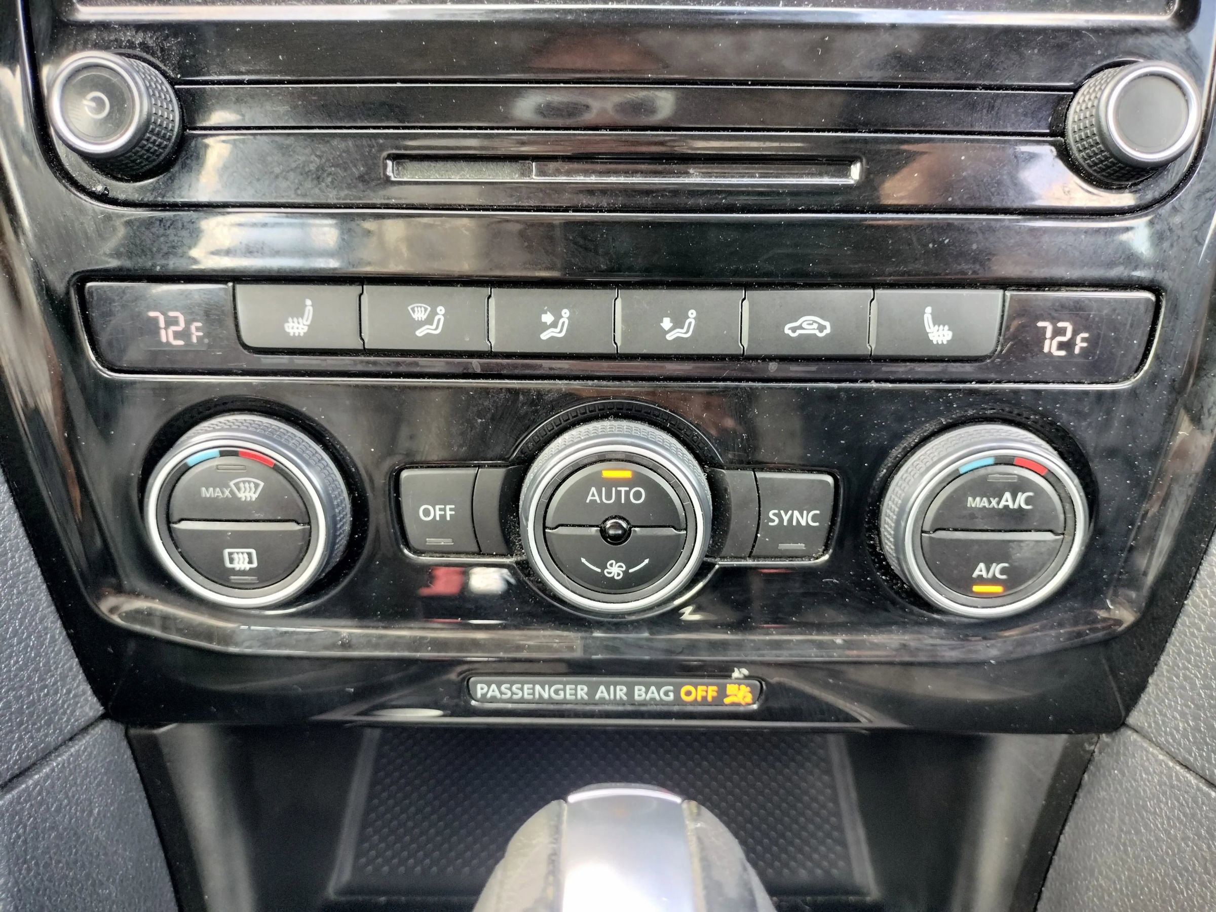 Used 2021 Volkswagen Passat 2.0T SE w/ Luggage Net & Mats Package image 41