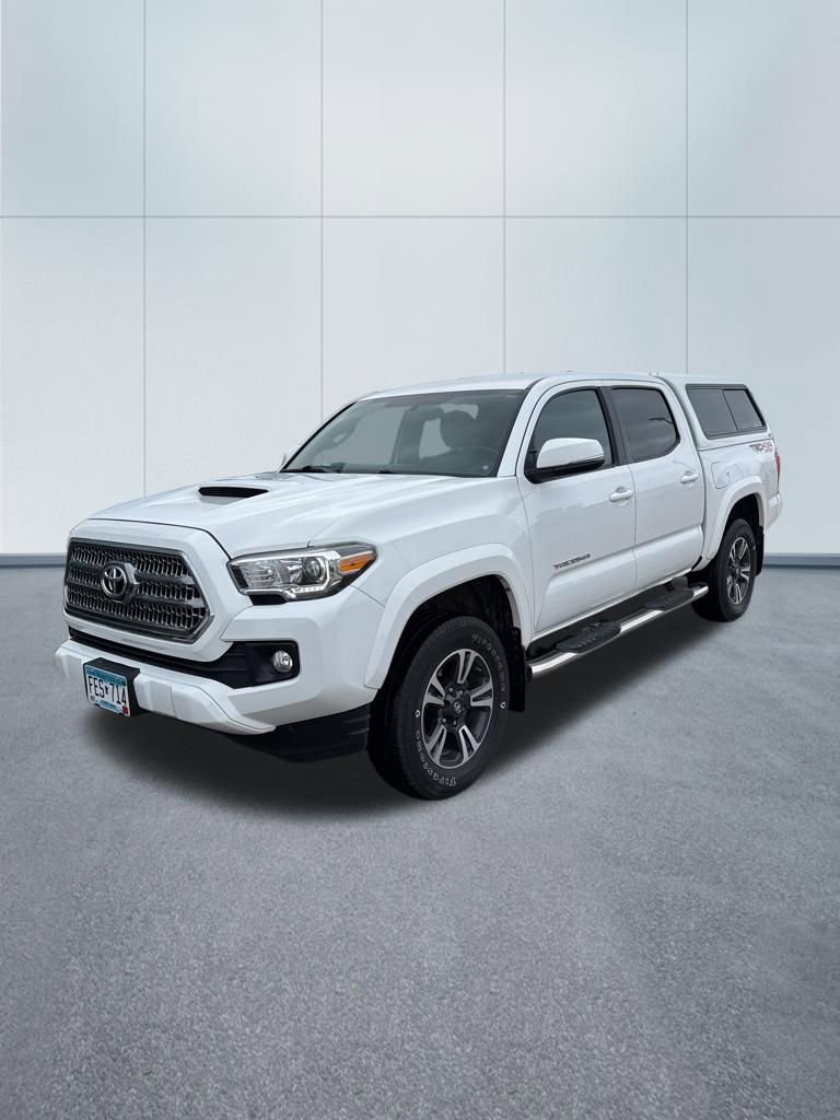 Used 2016 Toyota Tacoma TRD Sport w/ Towing Package image 6