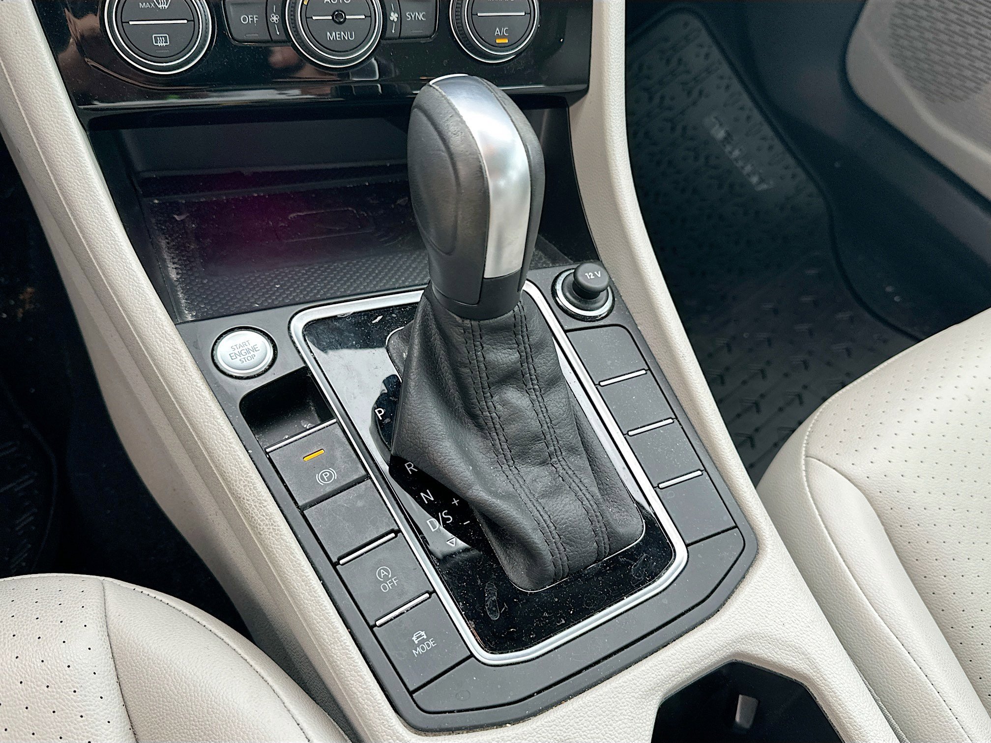 Used 2020 Volkswagen Jetta SEL image 15