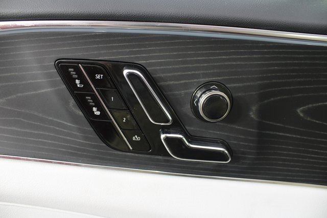 Used 2024 Cadillac Lyriq Sport image 17