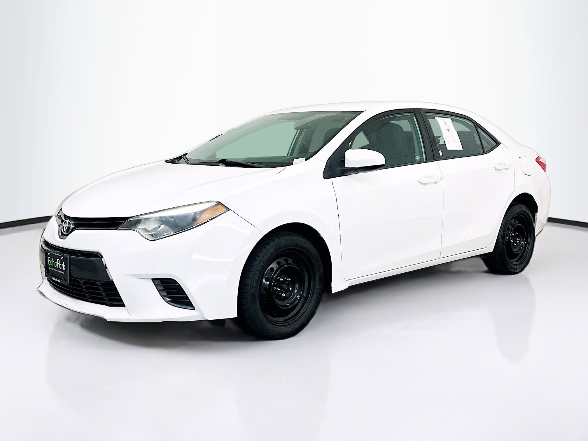 Used 2015 Toyota Corolla LE FWD image 3