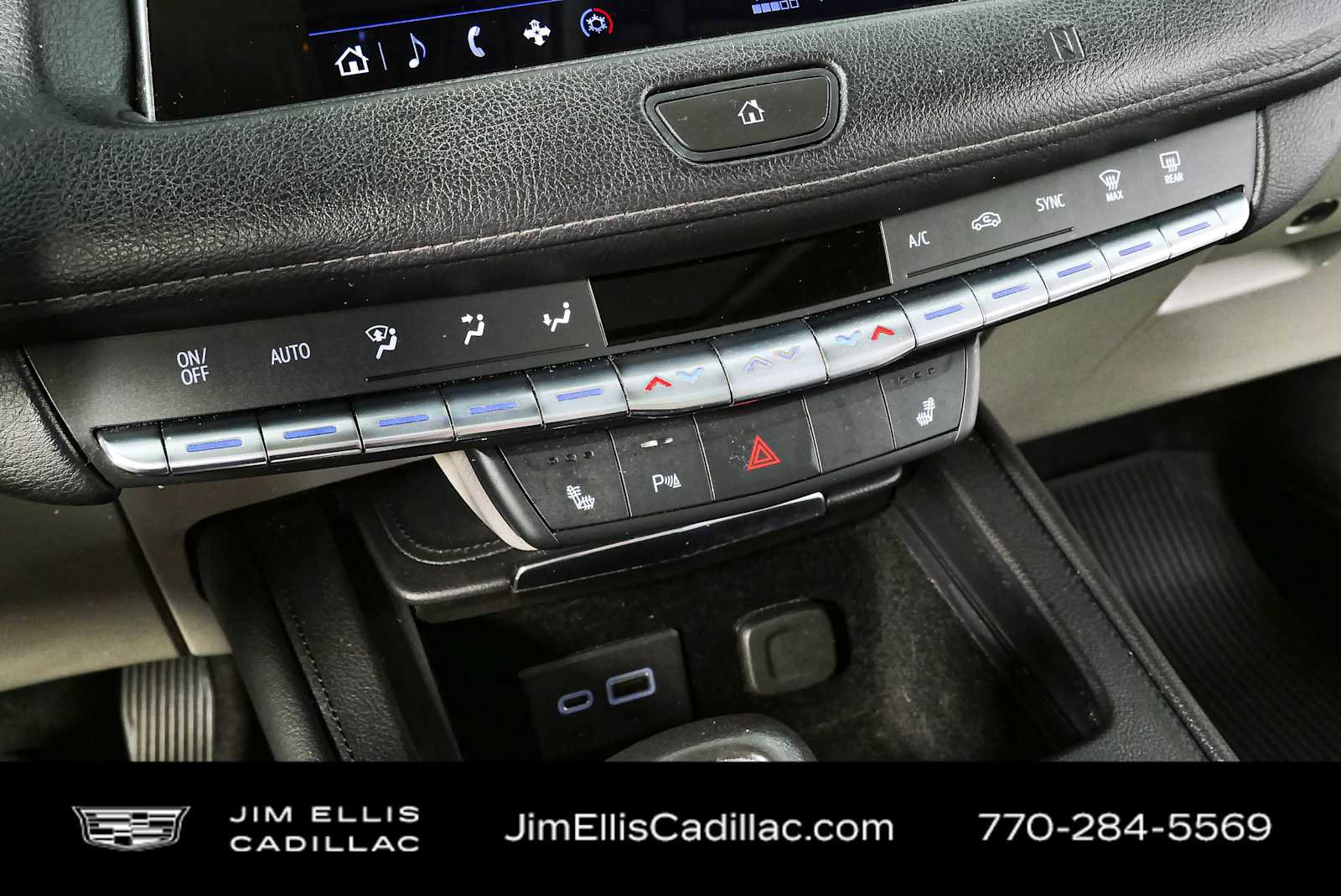 Used 2019 Cadillac XT4 Luxury w/ Cold Weather Package FWD image 15