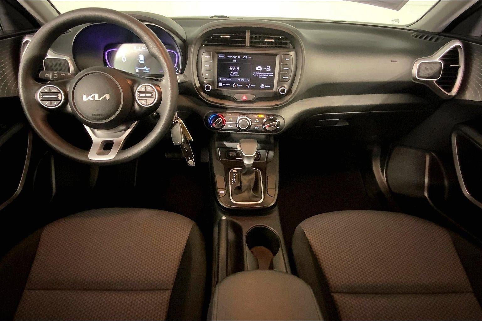 Used 2025 Kia Soul LX FWD image 15