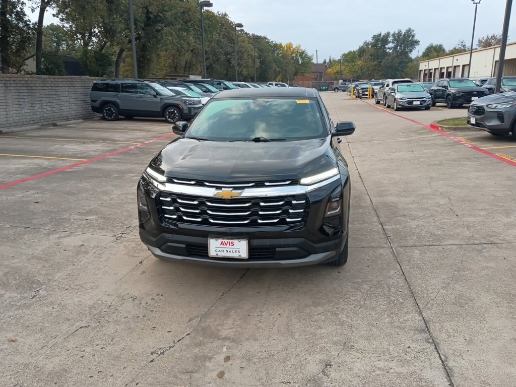 Used 2025 Chevrolet Equinox LT image 2