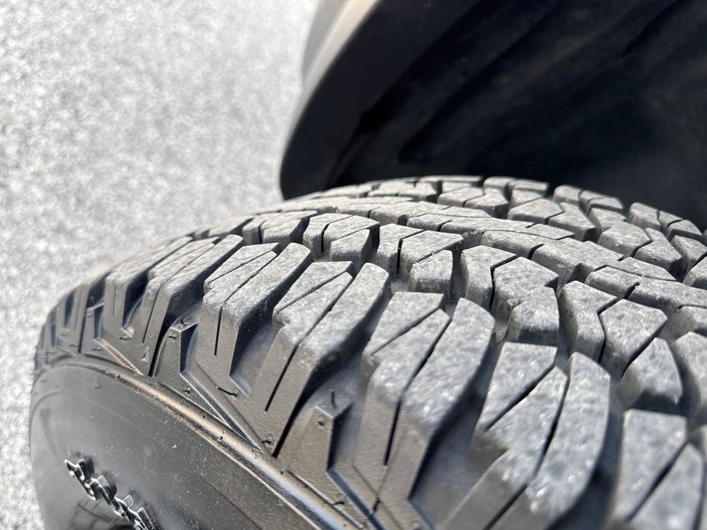 Used 2023 Jeep Cherokee Trailhawk w/ Premium Leather Package image 27