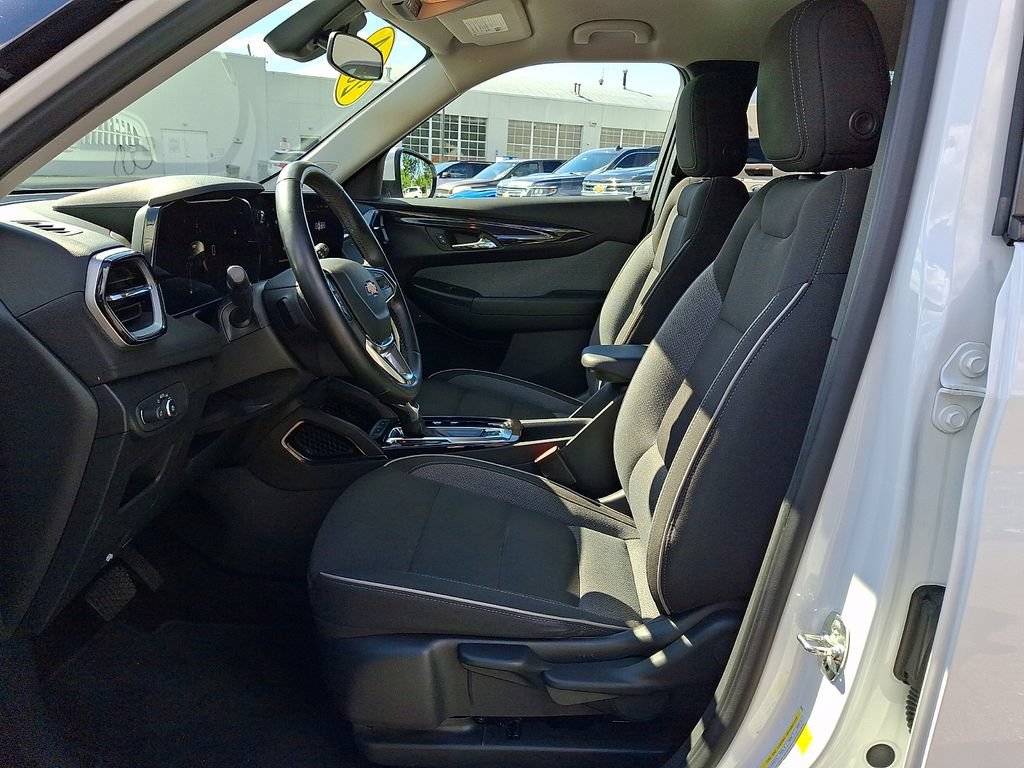 Certified 2024 Chevrolet TrailBlazer LT w/ LT Cold Weather Package FWD image 13