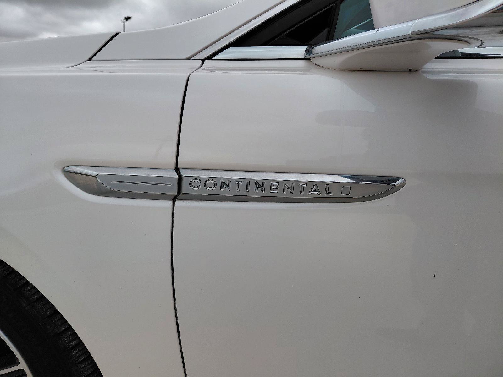 Used 2018 Lincoln Continental Reserve AWD/4WD image 23