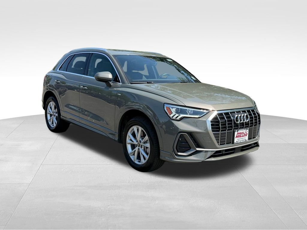 Used 2025 Audi Q3 2.0T Premium w/ Convenience Package AWD/4WD image 3