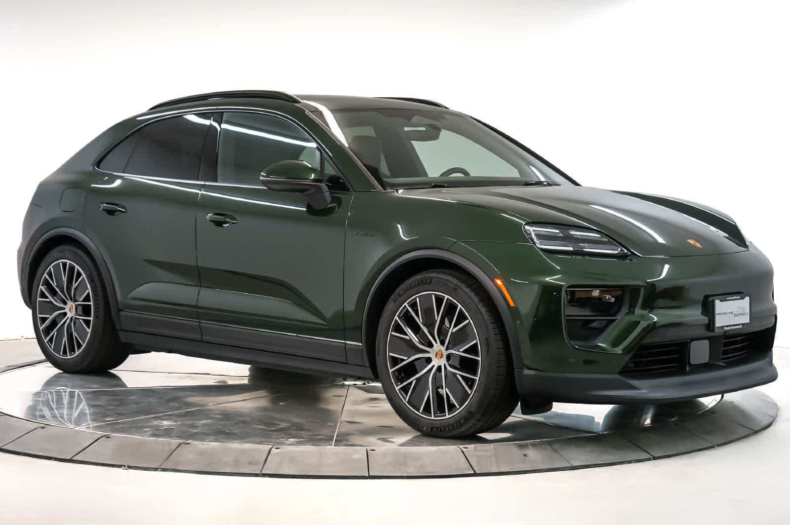 Certified 2026 Porsche Macan Electric RWD image 7