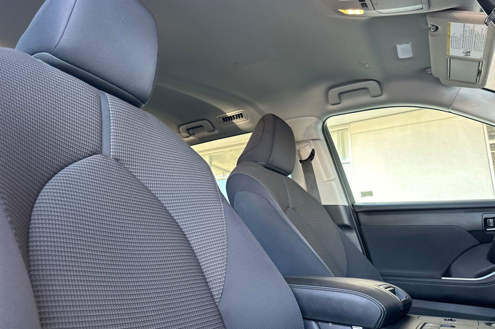 Used 2024 Toyota Highlander LE image 18