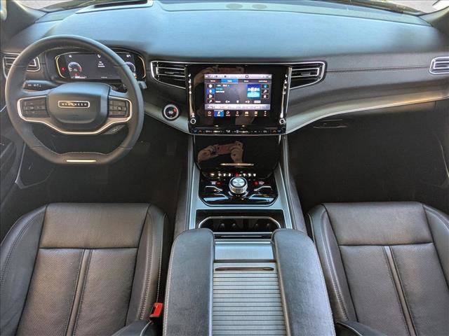 Certified 2025 Jeep Wagoneer Series II w/ Convenience Group I AWD/4WD image 18
