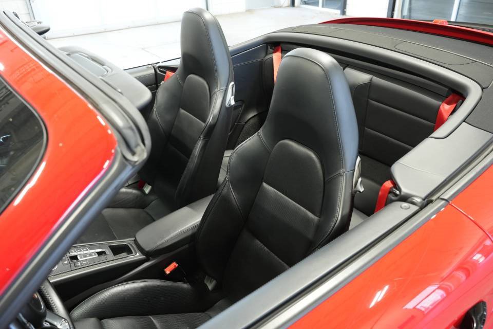 Used 2019 Porsche 911 Turbo image 46