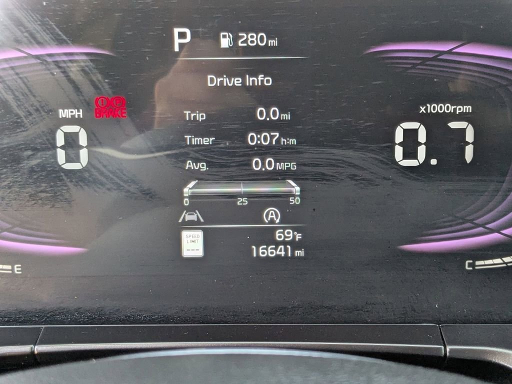 Used 2025 Kia Telluride S image 18