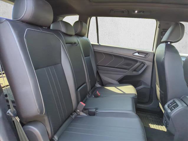 Used 2022 Volkswagen Tiguan SE R-Line FWD image 24