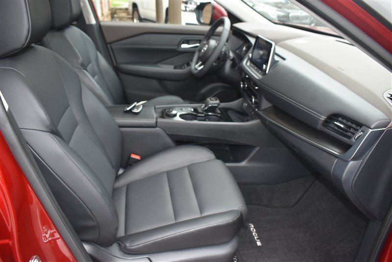 Used 2023 Nissan Rogue SV w/ SV Premium B Package AWD/4WD image 32