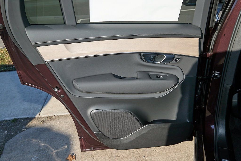 New 2026 Volvo XC90 B6 Plus w/ Protection Package image 18