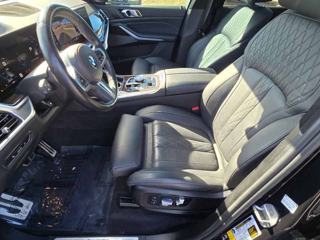 Used 2024 BMW X7 M60i w/ Executive Package image 42