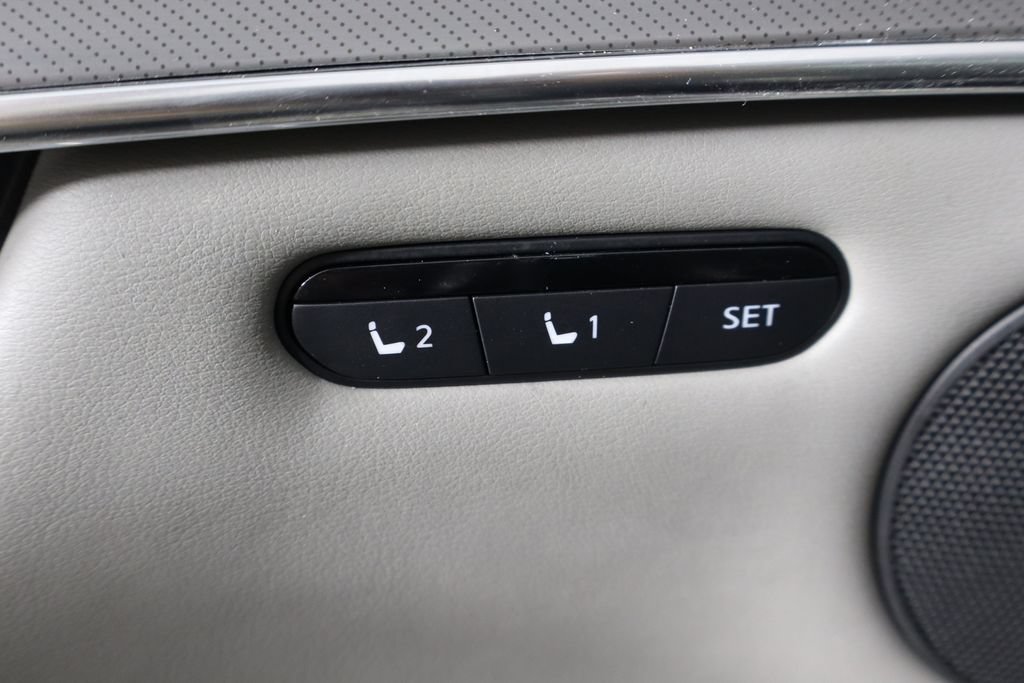 Used 2023 INFINITI QX50 Luxe FWD image 22