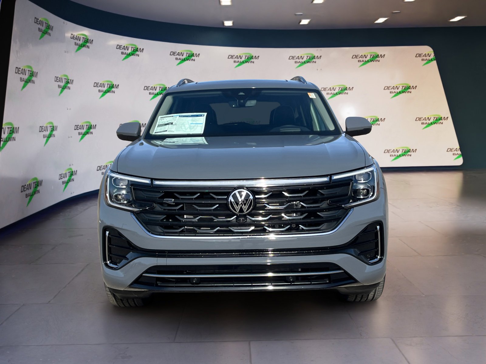 New 2026 Volkswagen Atlas SEL Premium R-Line image 2