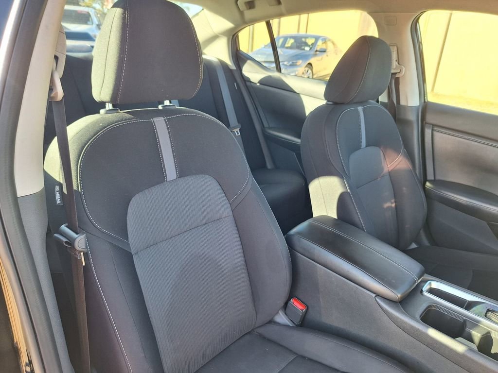 Used 2022 Nissan Sentra SV w/ All-Weather Package image 28