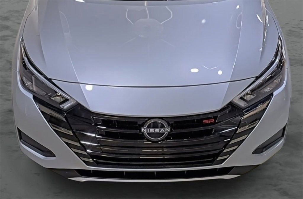 Used 2025 Nissan Versa SR w/ Trunk Package image 16