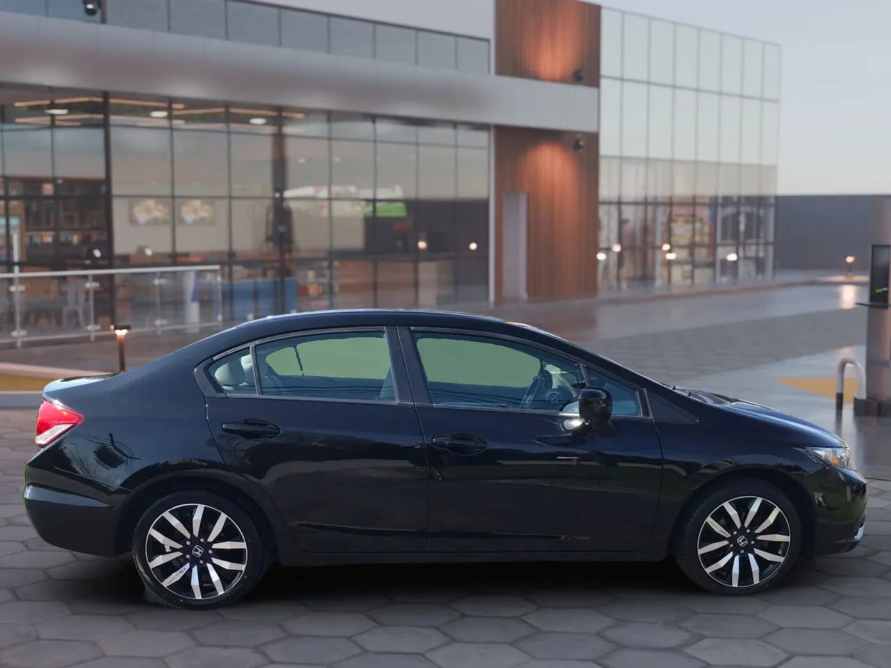 Used 2015 Honda Civic EX-L image 4